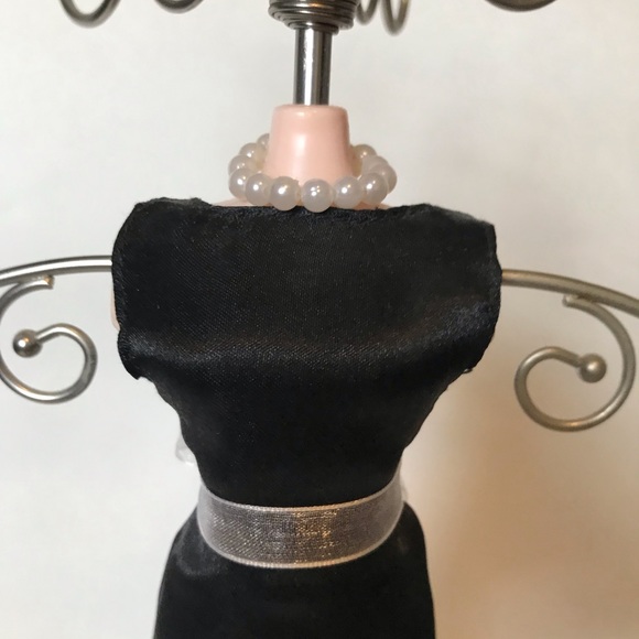 Black Dress Jewelry Organizer - Picture 8 of 9